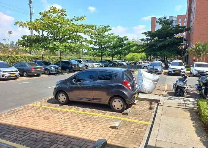 Apto Con Piscina Y Parqueadero En Remansos De Lili