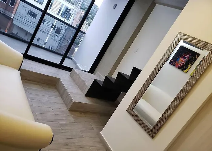 Apartamento De 2 Pisos Muy Bien Ubicado.