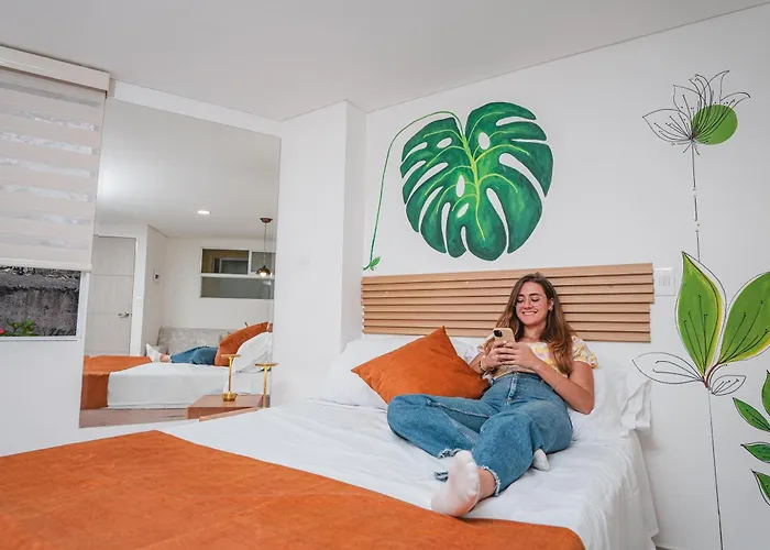 Flora New & Beautiful Studio Apartment With Rooftop