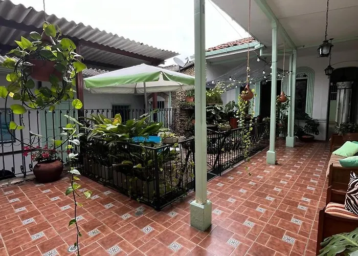 Sandalio Hostal Cali