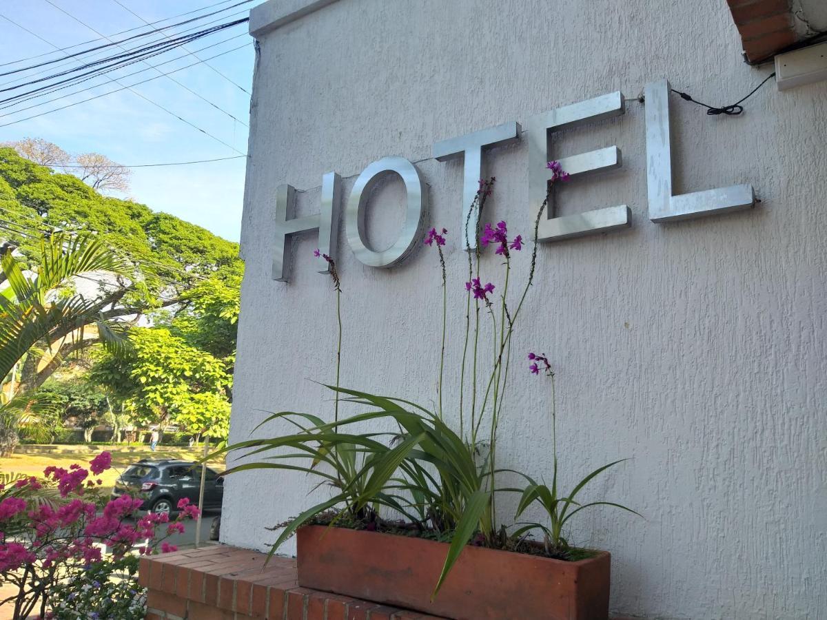 Hotel Pampalinda 3*