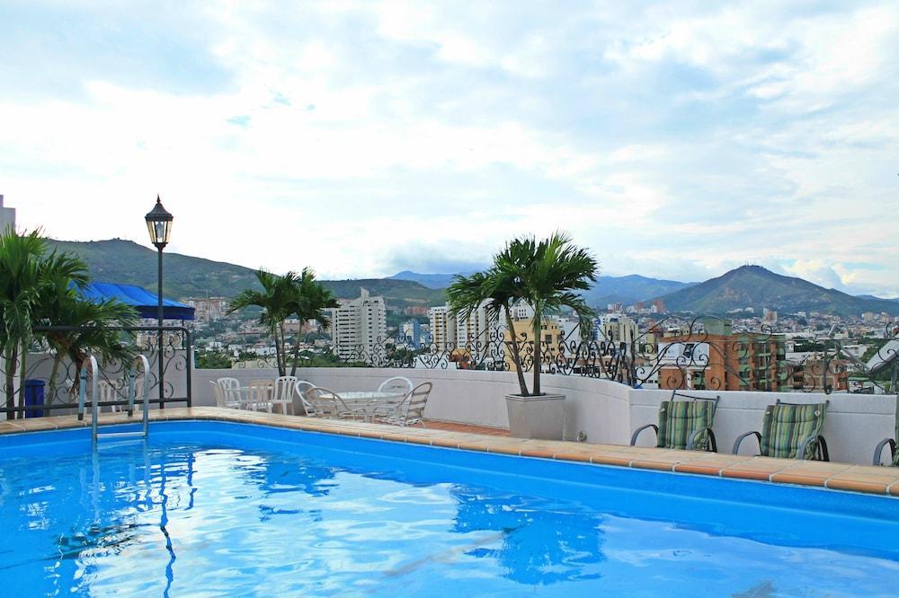 Hotel Metropolis Plaza 3*