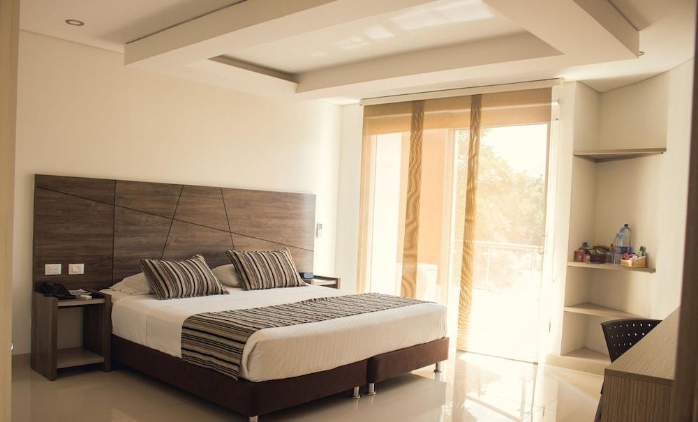 Toscana Plaza Hotel