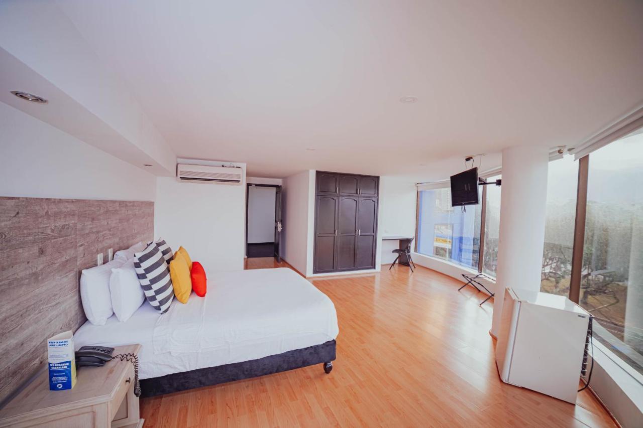 Metropolis Plaza Hotel 3*