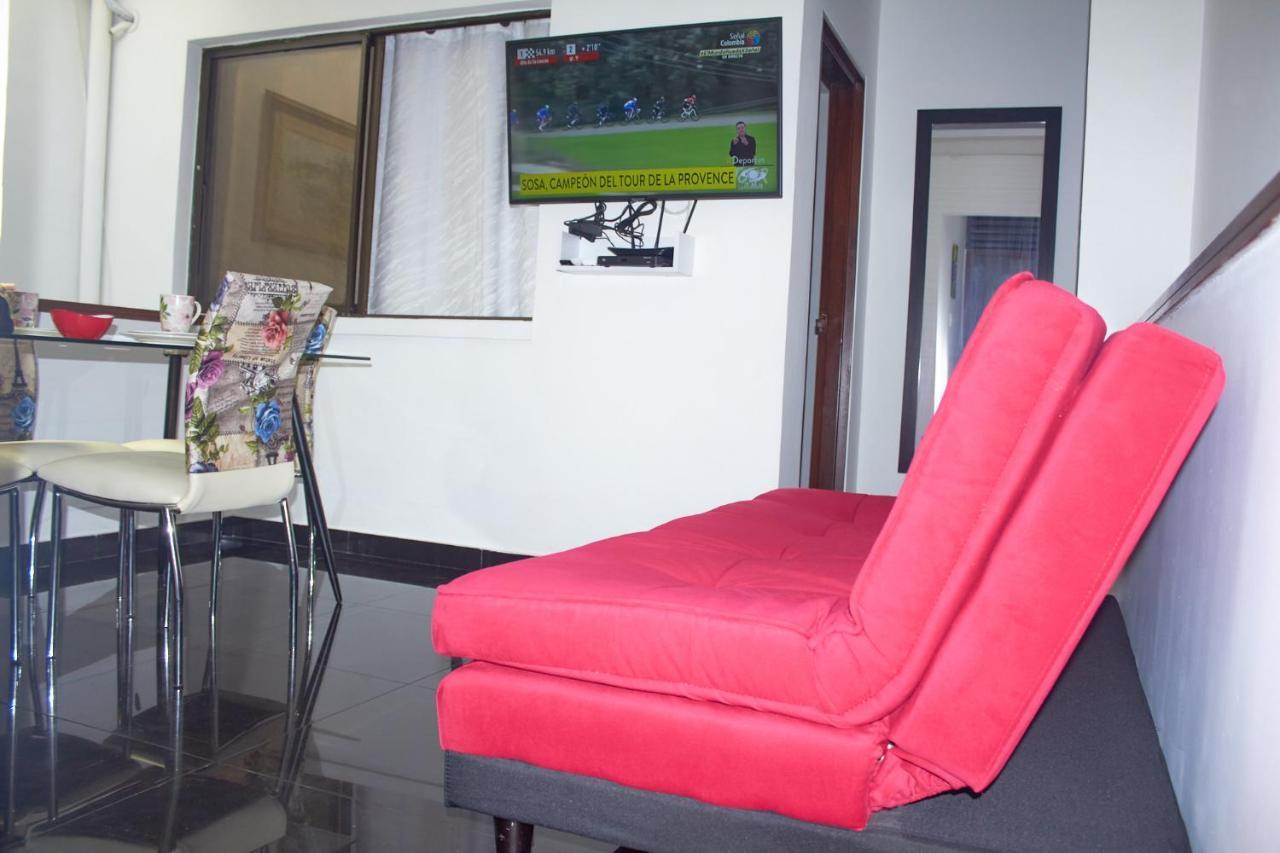 Cozy Excellent Location, Air Conditioning Apartment Cali