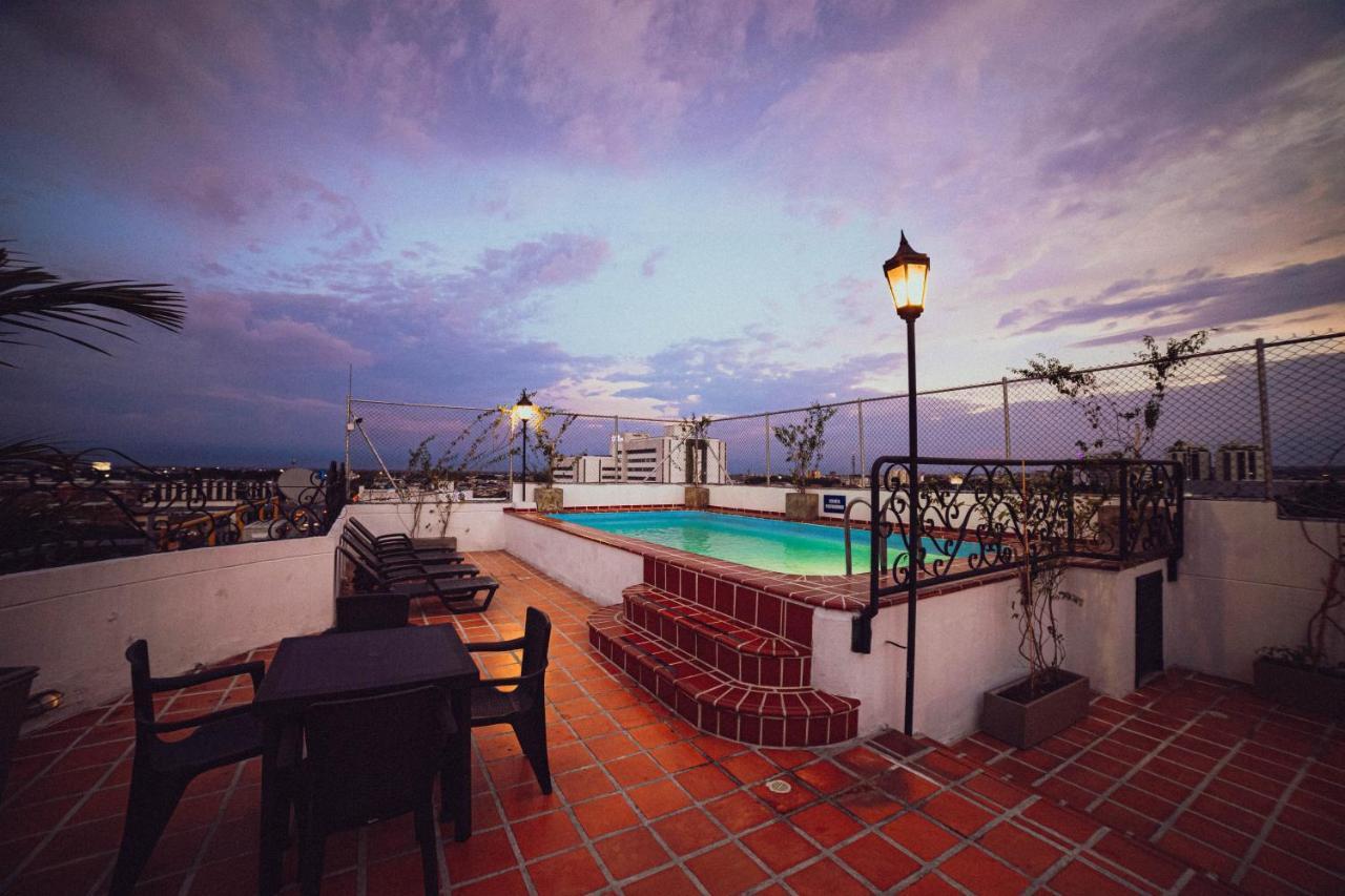 Metropolis Plaza Hotel