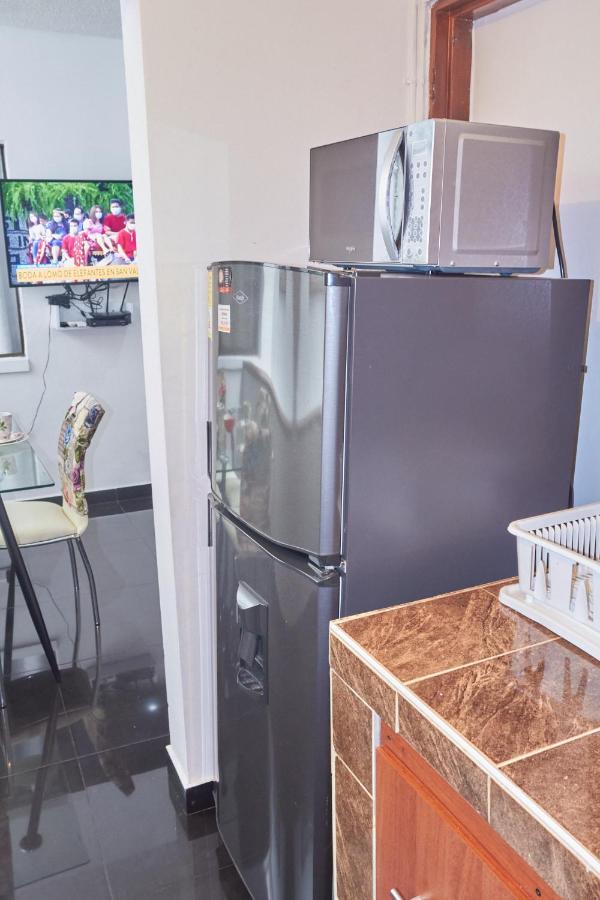 Cozy Excellent Location, Air Conditioning Apartment *