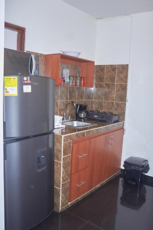 Cozy Excellent Location, Air Conditioning Apartment Cali