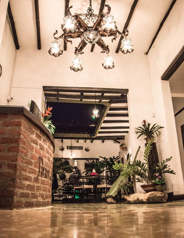 Hotel Boutique Porton De Granada Cali