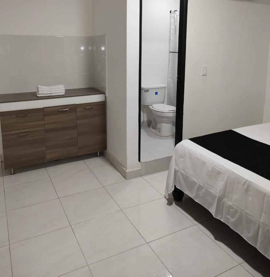 Hotel Black & White Cali