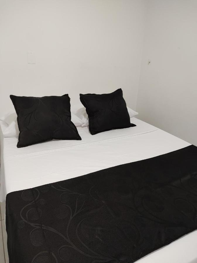 Hotel Black & White *