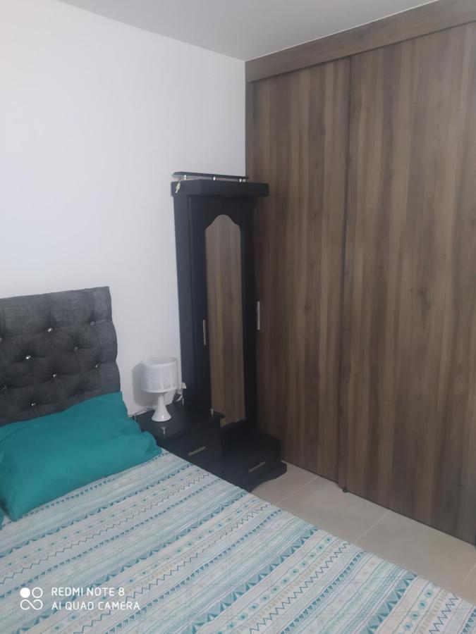Privada En Apartamento Familiar Apartment *