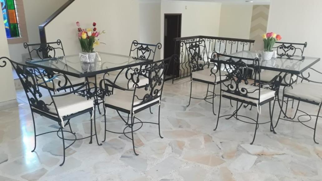 Jardin Del Lago Bed and breakfast Cali
