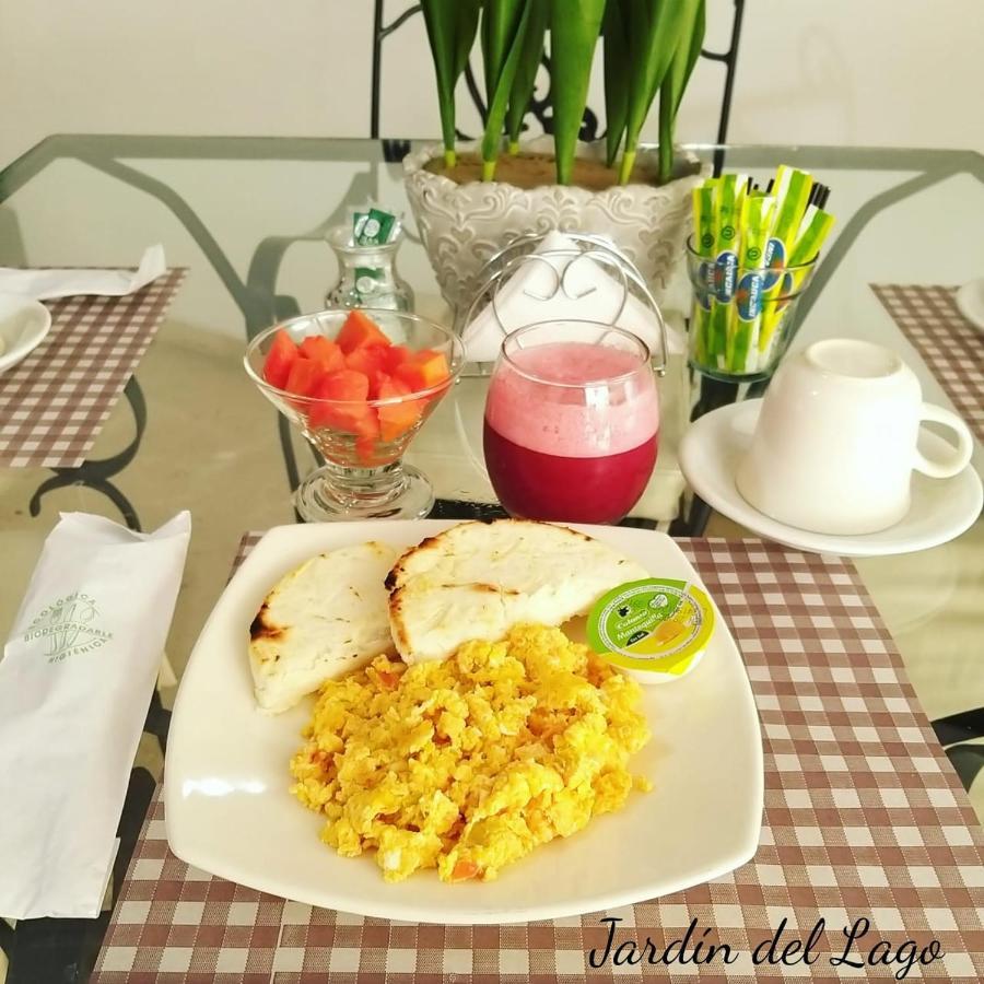 Jardin Del Lago Bed and breakfast Cali