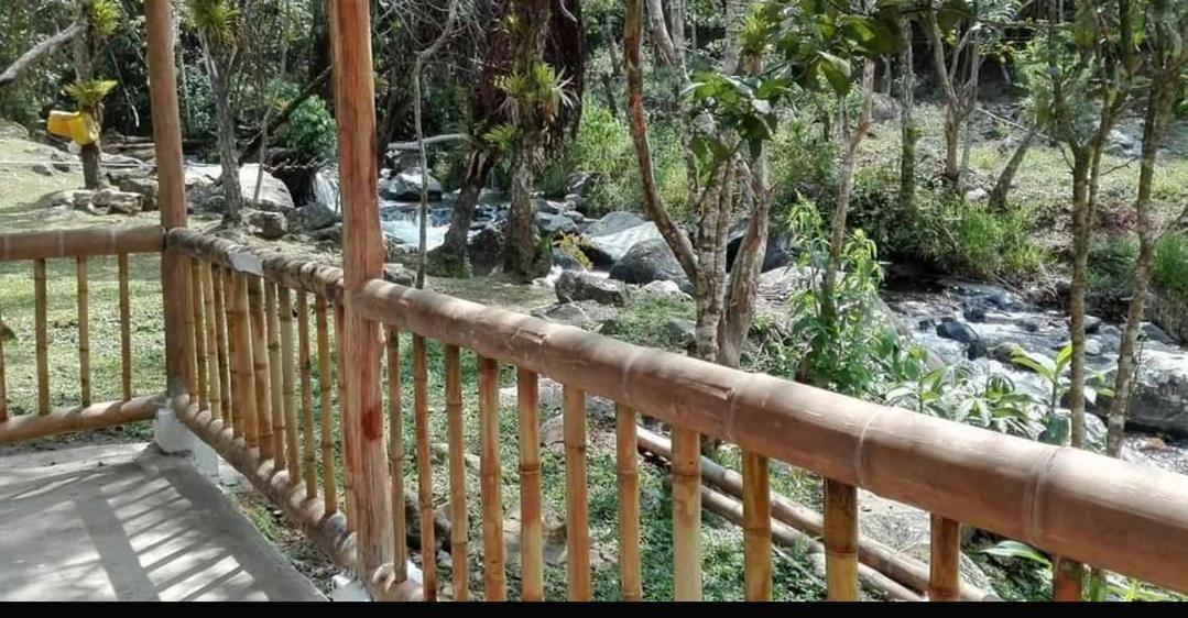Con Vista Al Rio Camping