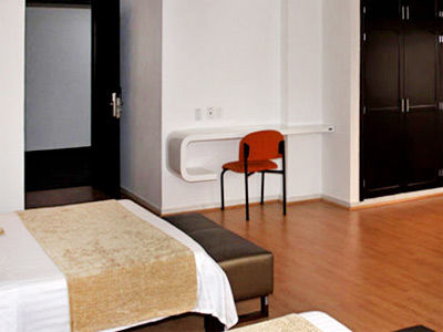 Metropolis Plaza Hotel 3*