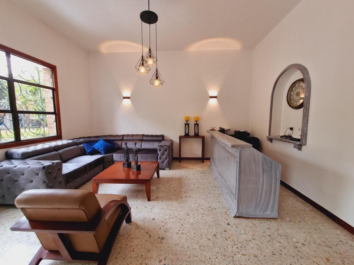 Karlo Hotel