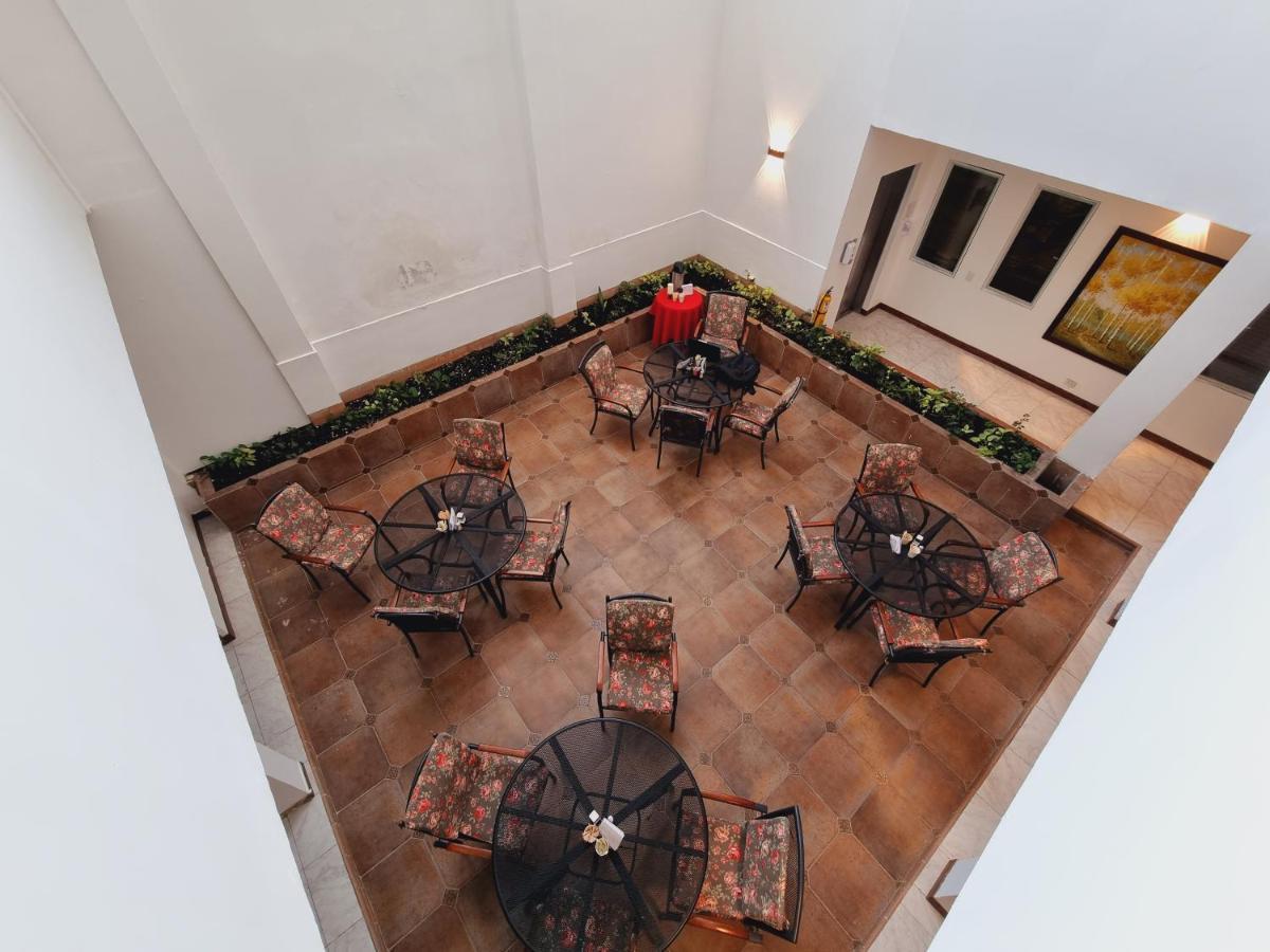 Karlo Hotel