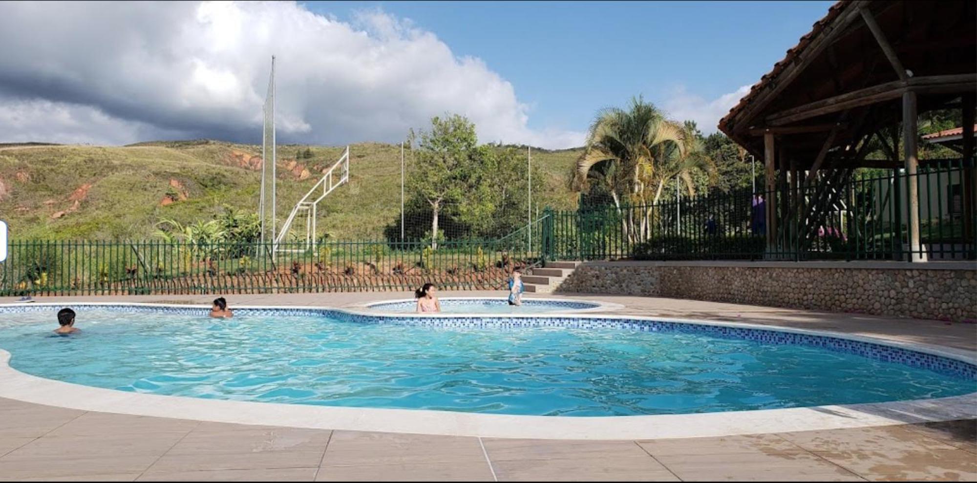 Casa Campestre Estilo Pirineos - Cerca A Cali