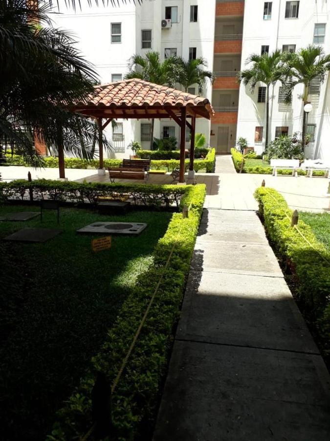 Habitación Excelente Ubicación Piscina Parqueadero Cali