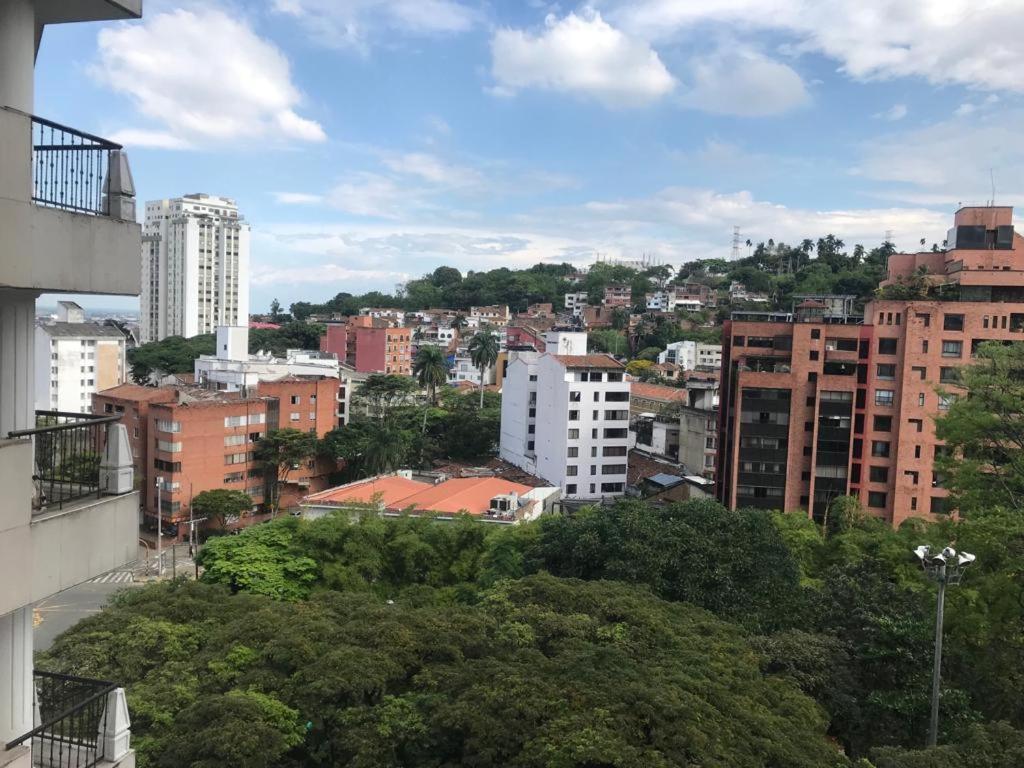 Apartamento Normandia Cerca Al Parque De Los Gatos * Cali