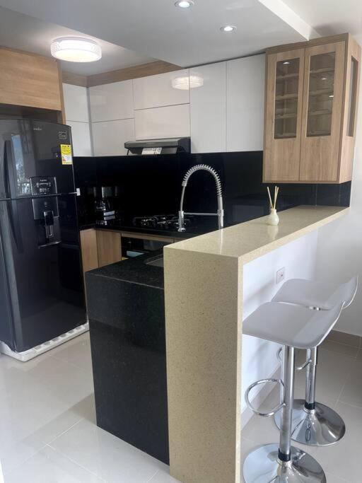 Hermoso E Iluminado Apartamento Cali