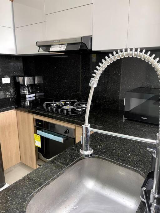 Hermoso E Iluminado Apartamento * Cali