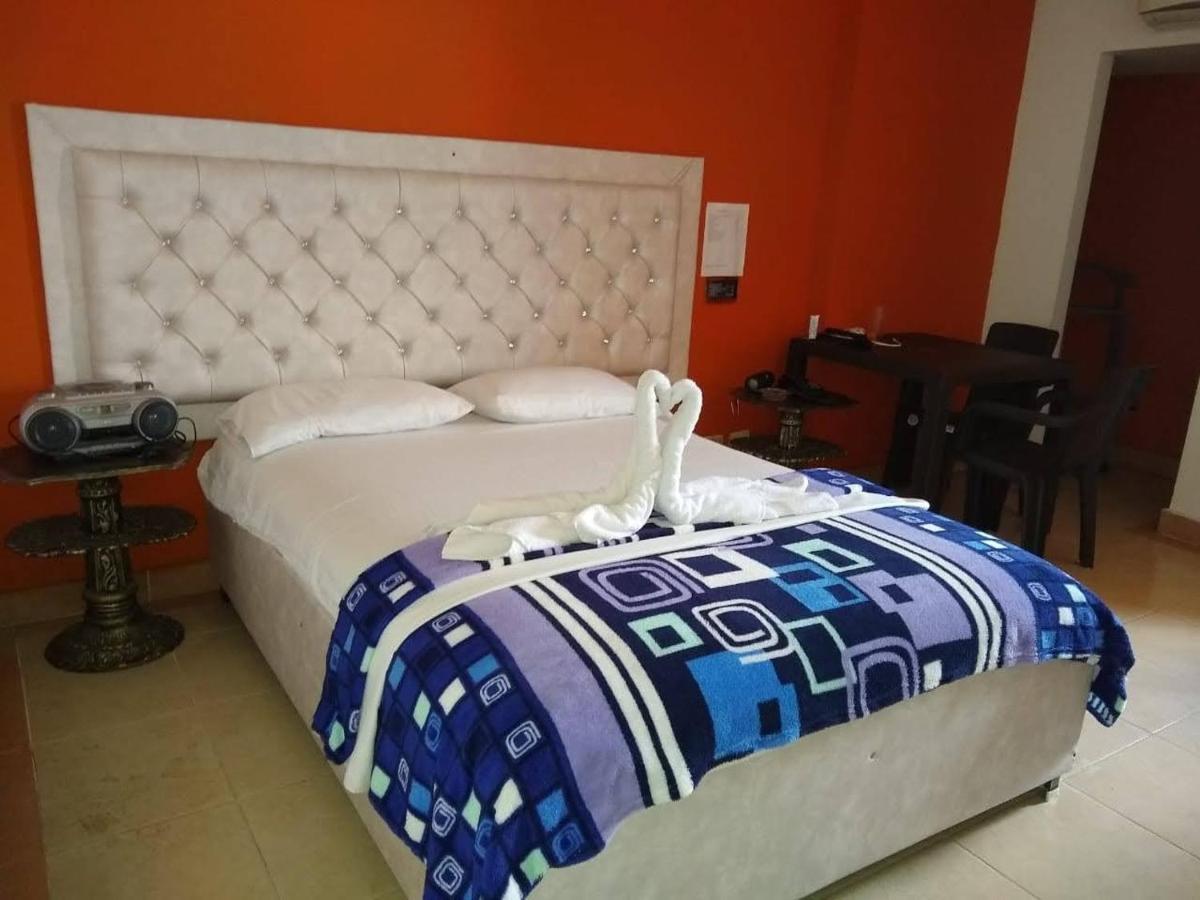 Hotel Noches De París