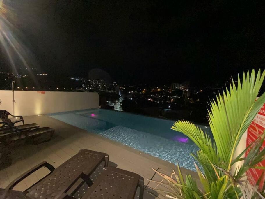 Apartamento De 2 Pisos Muy Bien Ubicado. Cali