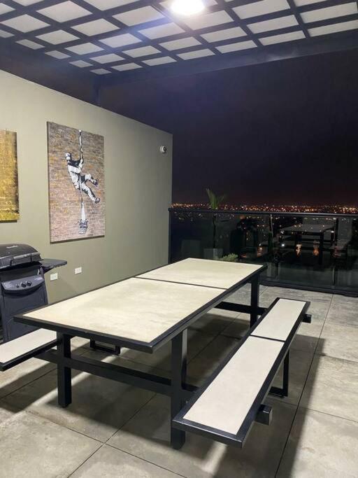 Apartamento Apartamento De 2 Pisos Muy Bien Ubicado. Cali