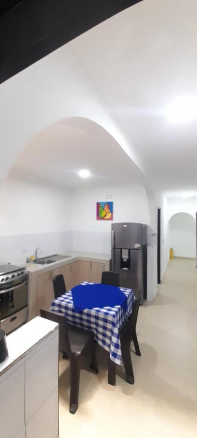 Dejate Envolver Por Tu Acogedor Apartamento En El Centro, Listo Para Recibirte * Cali