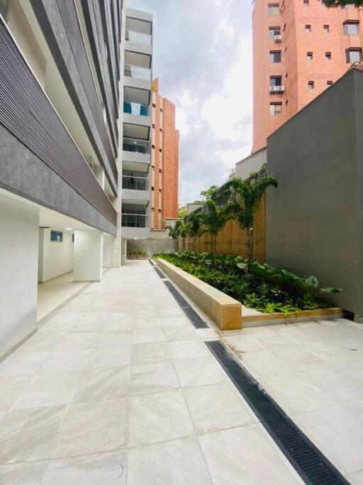 Apartamento En Granada Con Piscina, Turco, Estacionamiento