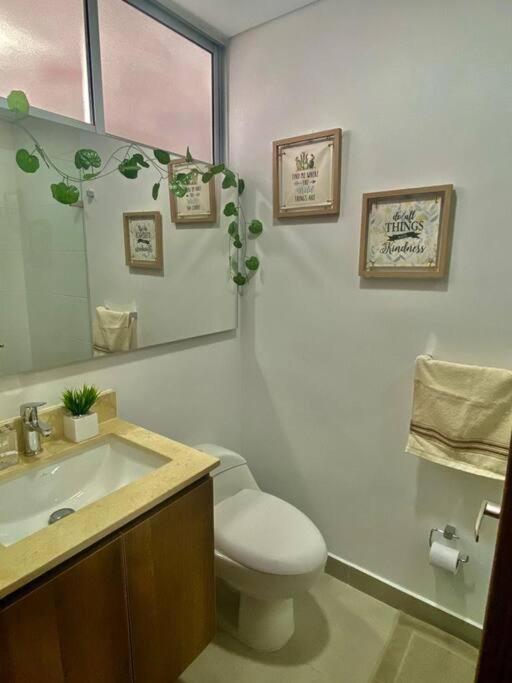 En Granada Con Piscina, Turco, Estacionamiento Apartamento *