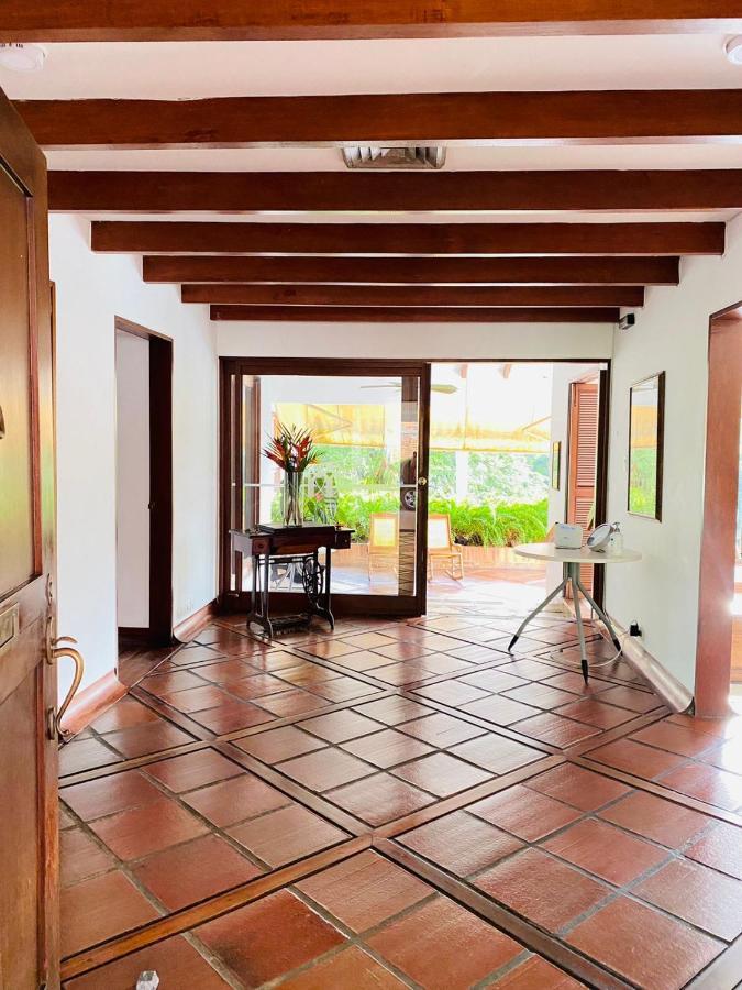 Casa Jardin Del * Cali