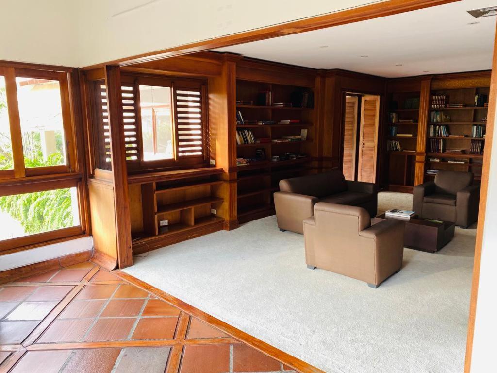 Casa Jardin Del * Cali