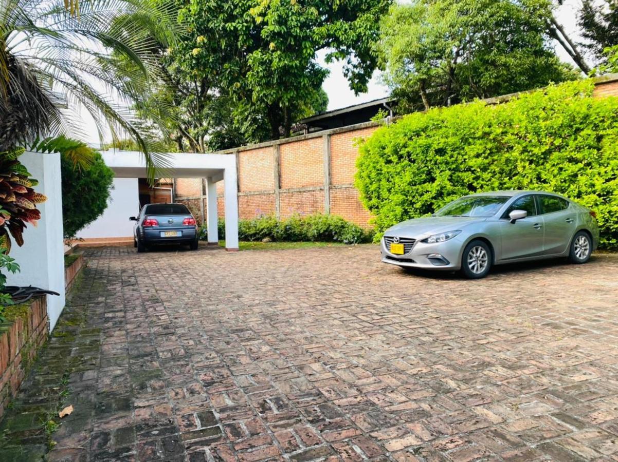 Casa Jardin Del Bed & Breakfast Cali