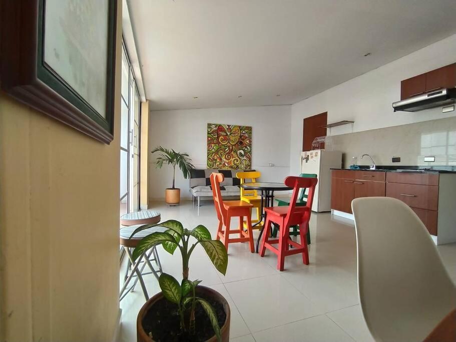 Luminoso Con Balcon Apartment Cali