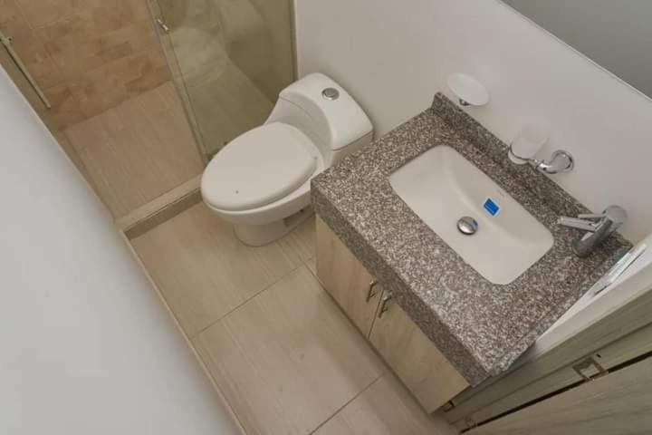 Jade Imbanaco Hotel *
