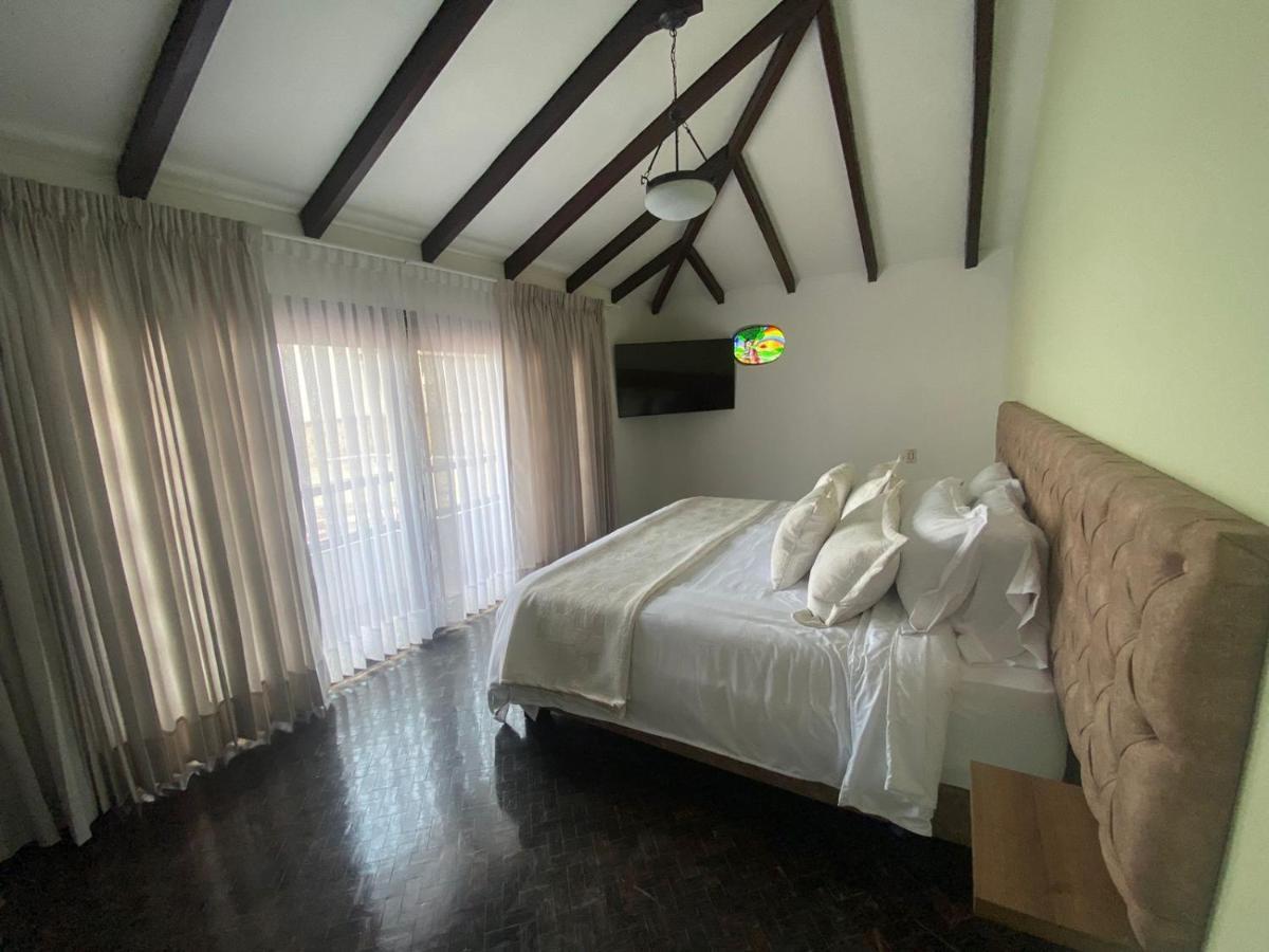 Babilla House * Cali