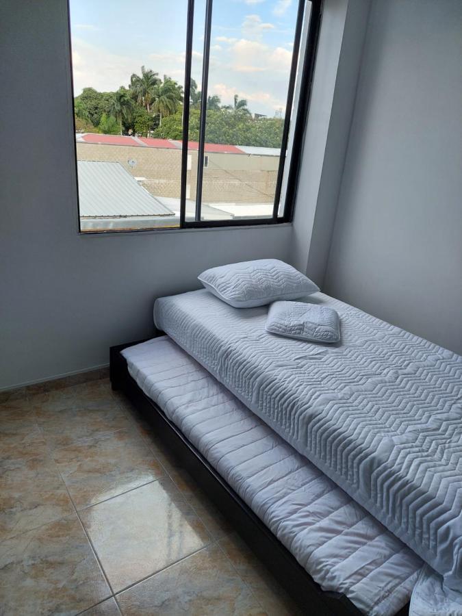Apartamento Apartamento A 2 Cuadras Del Estadio. Cali