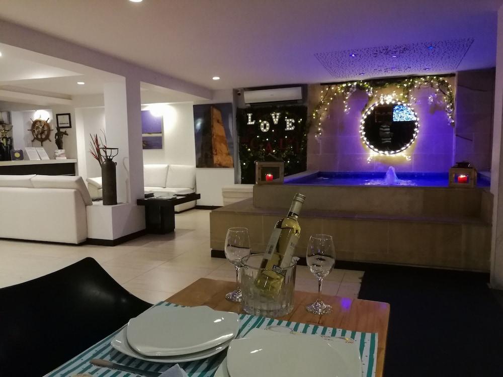 Aqua Granada Hotel Cali