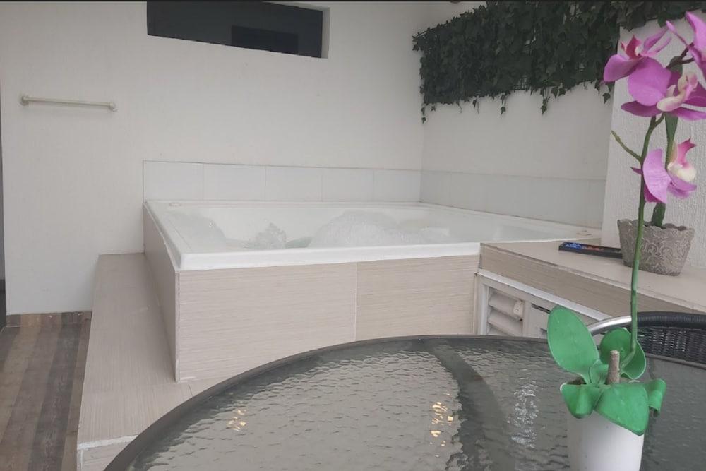 Ayenda 1415 Vegas 4*
