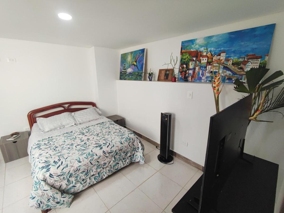 Beautiful And Bright Studio With Rooftop Apartamento Cali