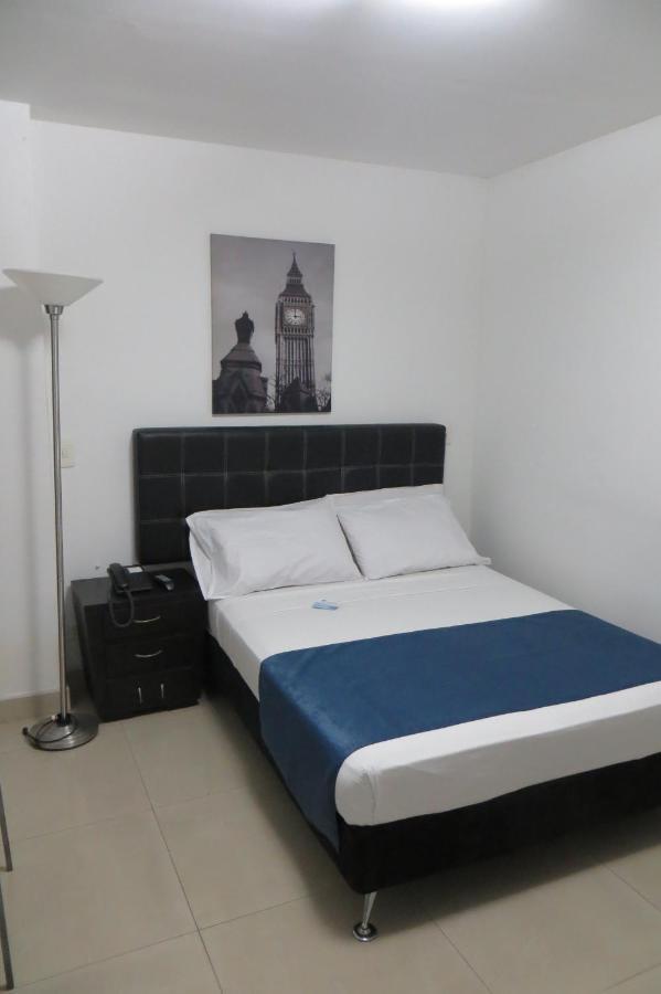 Hotel Santa Cecilia 3*