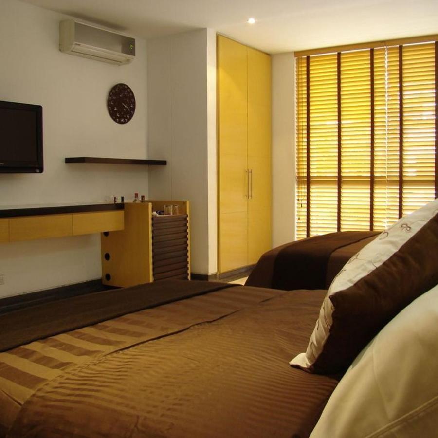 Hotel Aw Luxor Versalles 3*