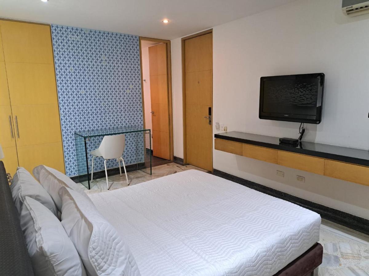 Aw Luxor Versalles 3*