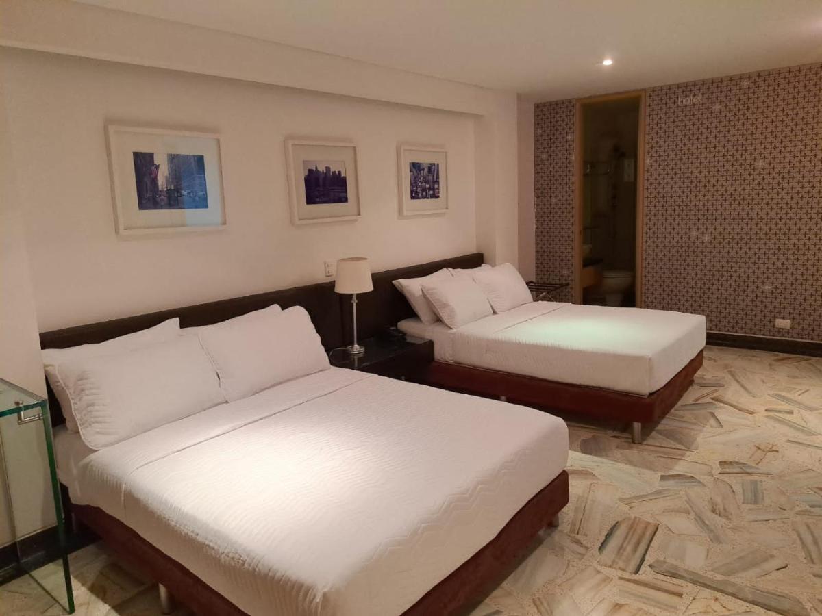 Aw Luxor Versalles Hotel