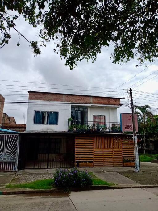 Acogedor Moderno 6 Personas * Cali