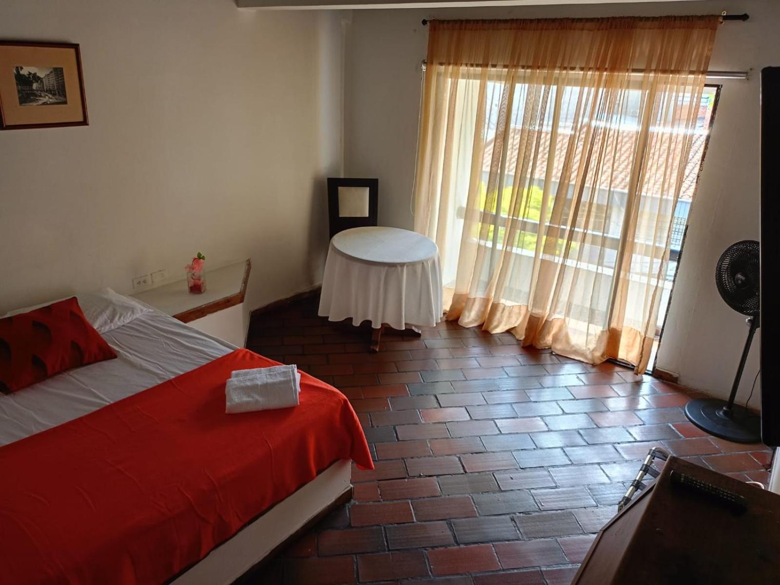 Edificio Neuchabel Homestay *