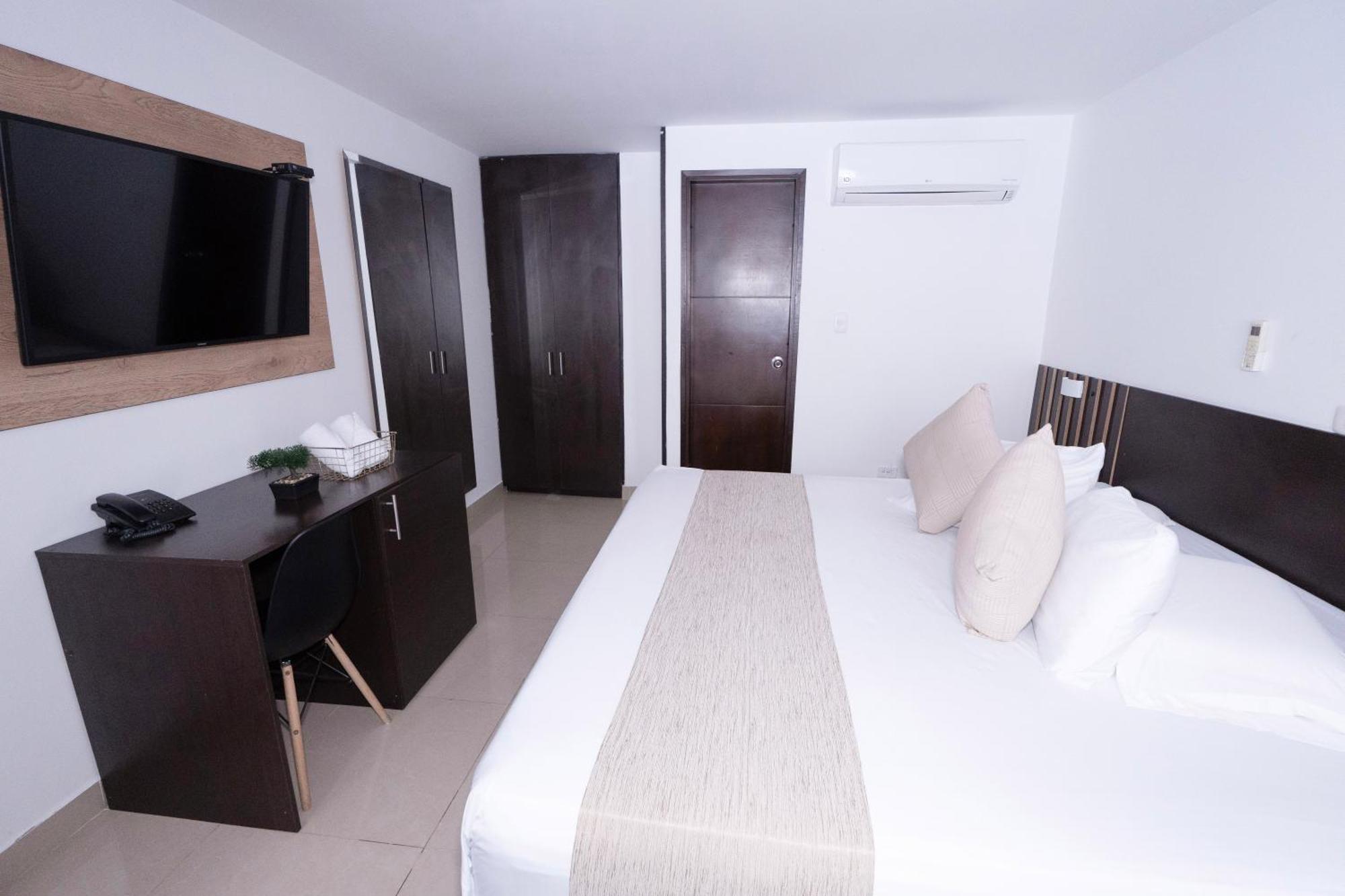 Sixth House Hotel 3*